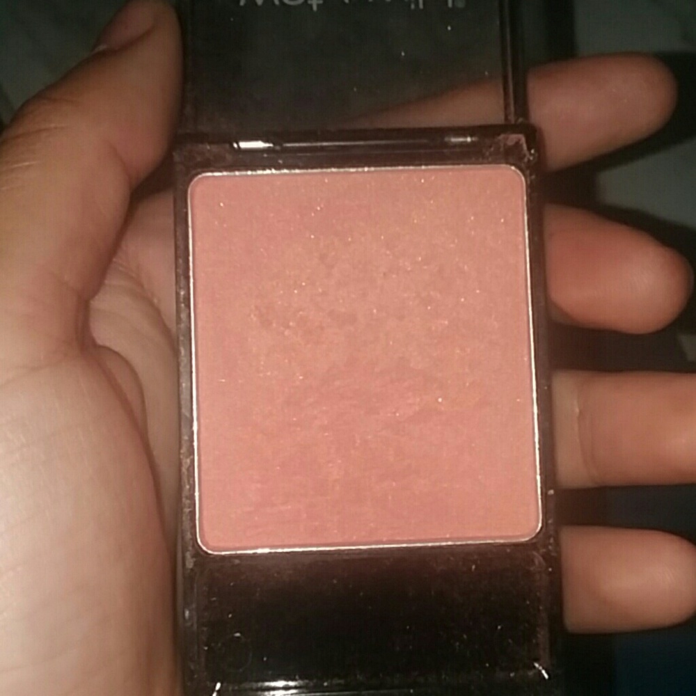 Makeup - Picture 2 of 3
